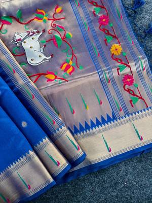 navy blue small butties zari woven paithani silk saree 2