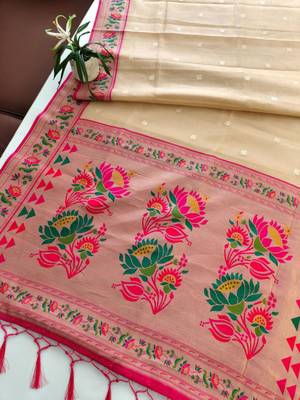 Beige silk blend zari woven saree 3