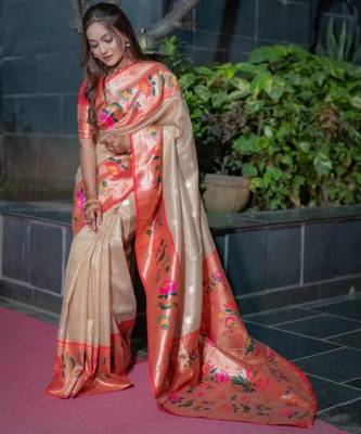 Beige silk blend zari woven saree 4