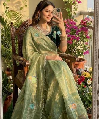Olive silk blend embroidered saree 3