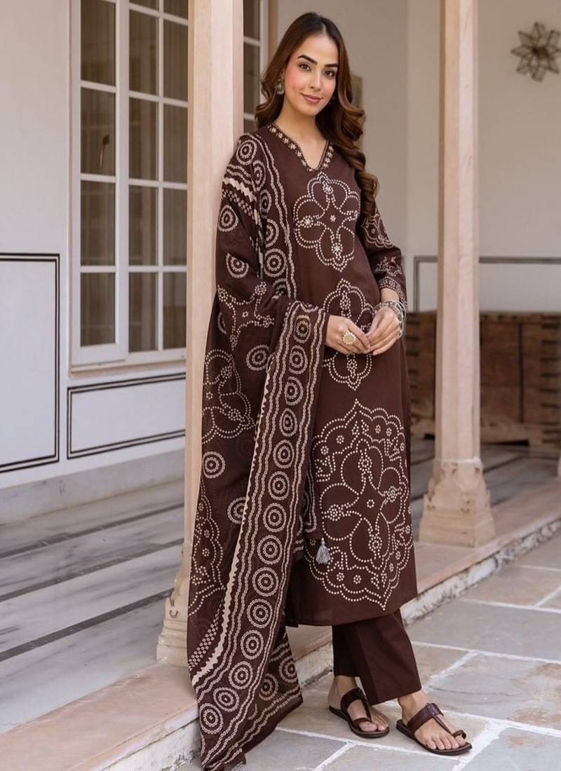 Floral embroidered pure cotton v neck kurta trouser & dupatta set