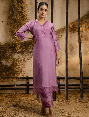 lavender silk embroidered kurta set with floral work 2
