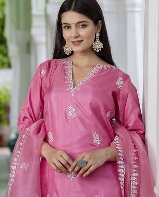 pink silk blend kurta pant set with embroidery design 4