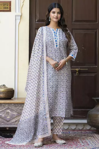 Women cotton blend kurta pant dupatta set