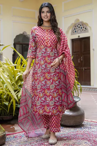 Women cotton blend kurta pant dupatta set