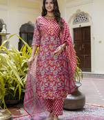 Women cotton blend kurta pant dupatta set
