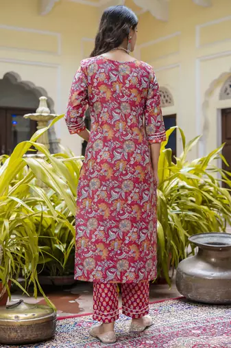 maroon cotton blend kurta pant set with round neck print
