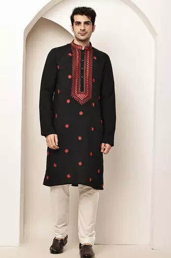 Men’s black embroidered kurta pyjama set