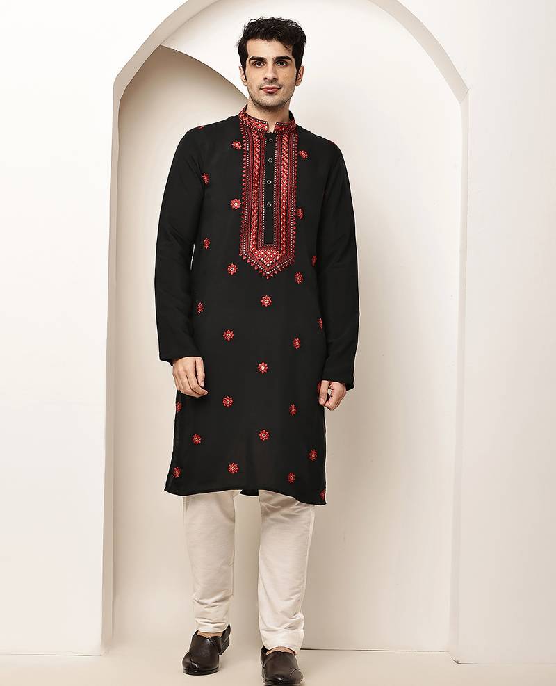 Men’s black embroidered kurta pyjama set