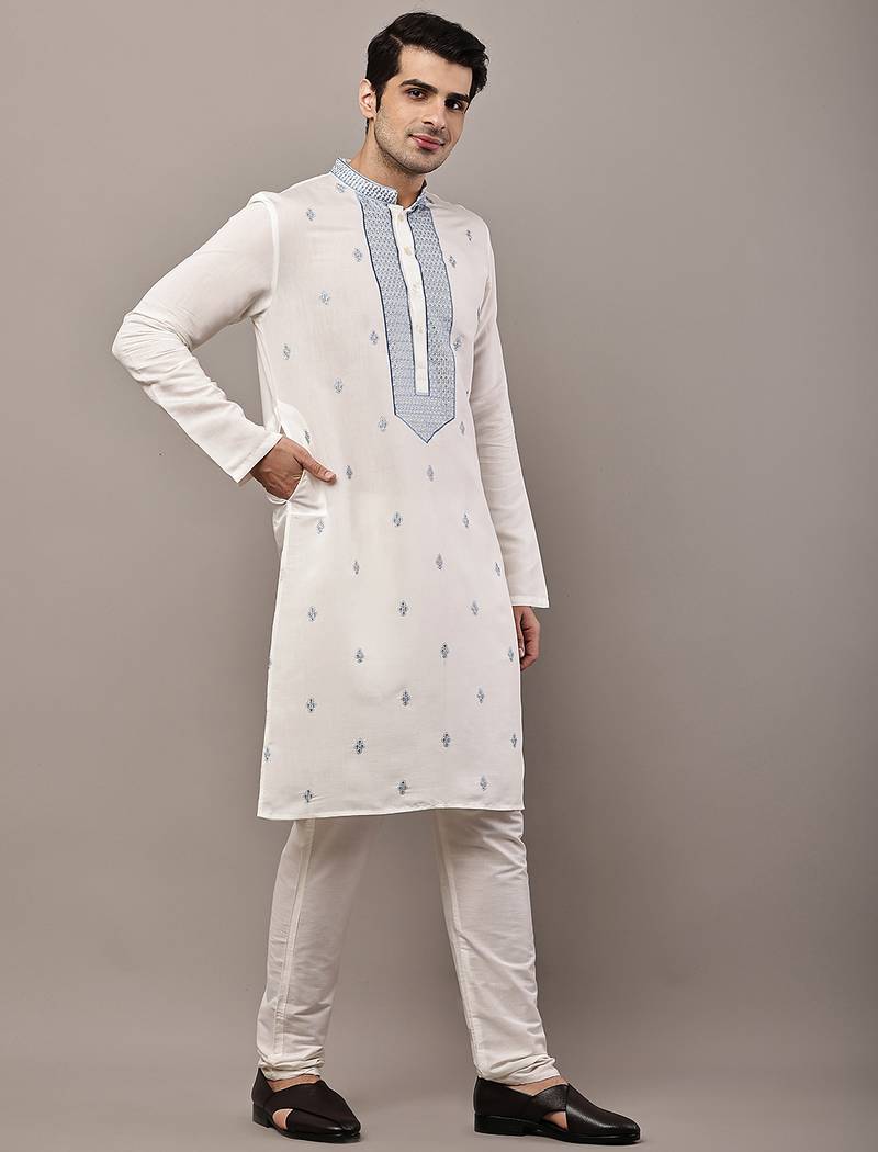 Men’s off-white embroidered kurta pyjama set