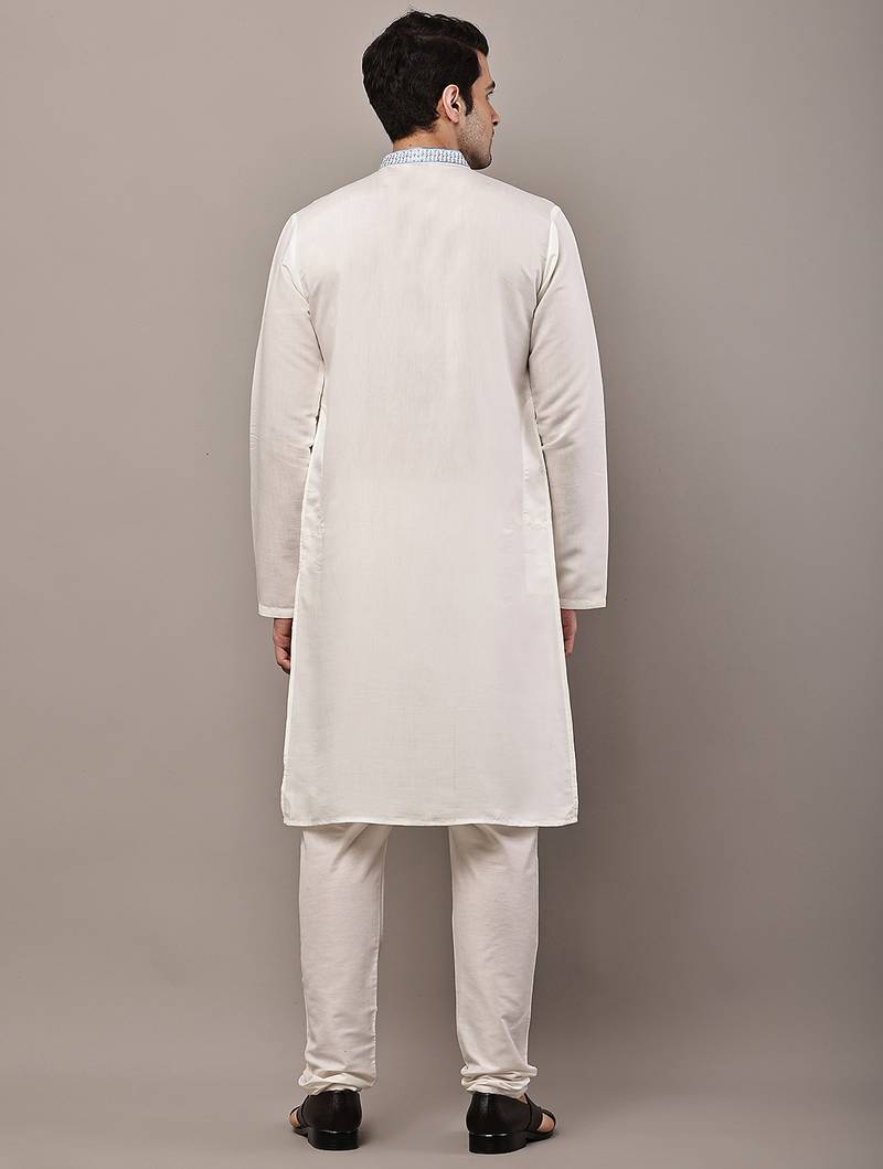 Men’s off-white embroidered kurta pyjama set