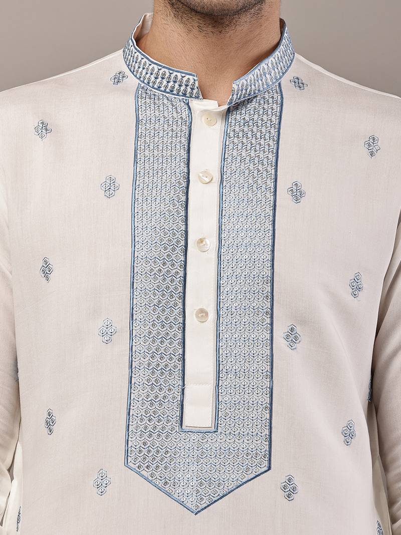 Men’s off-white embroidered kurta pyjama set
