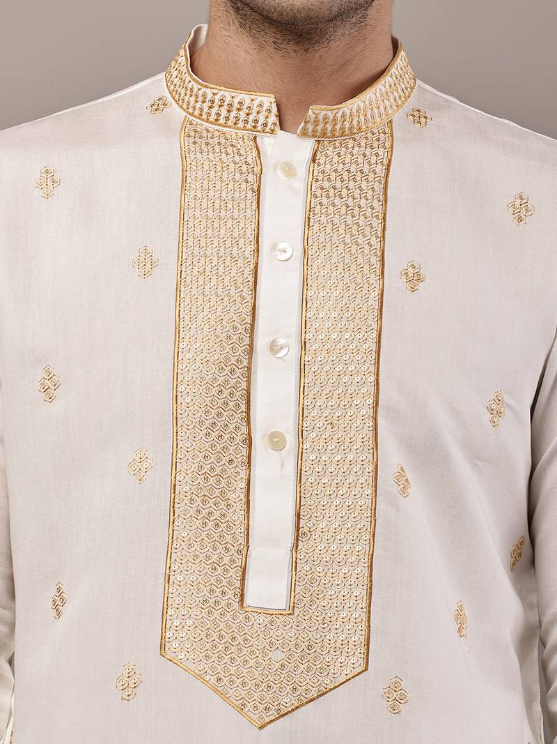 Men’s off-white embroidered kurta pyjama set