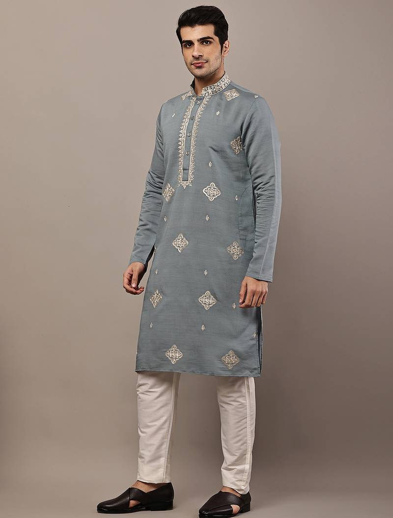 Men’s grey embroidered kurta pyjama set