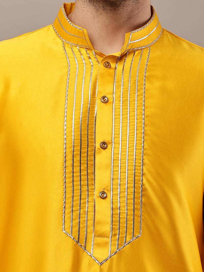 Men’s yellow embroidered kurta with contrast threadwork & decorative motif kurta pyjama set