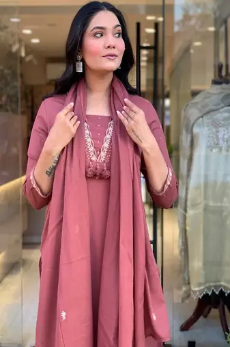 pink hand embroidered cotton kurta set