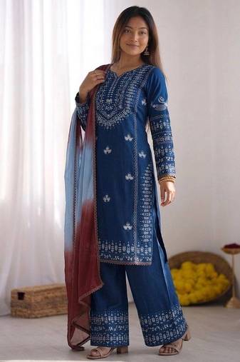 Womens trendy stylish embroidery thread work kurta set