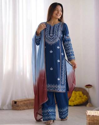 Womens trendy embroidery thread work kurta set 2