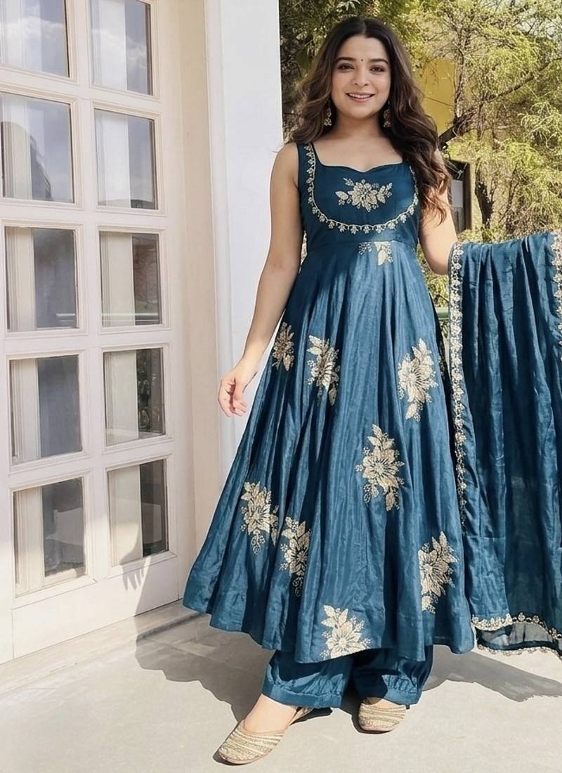 New womens trendy  embroidery sequence work kurta set