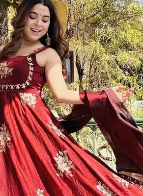maroon silk sharara kurta set with embroidered design 3