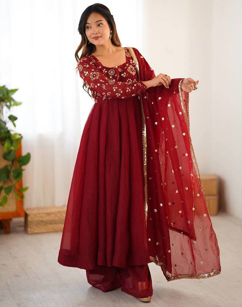New trendy stylish elegant finish with full flair gown set