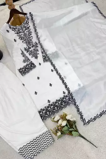 Womens trendy embroidery thread work kurta set