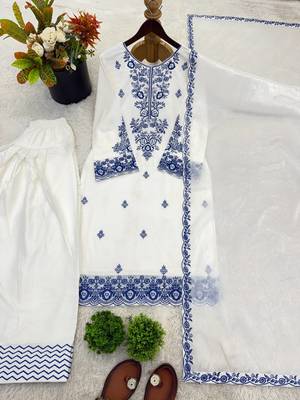 Womens trendy embroidery thread work kurta set 4
