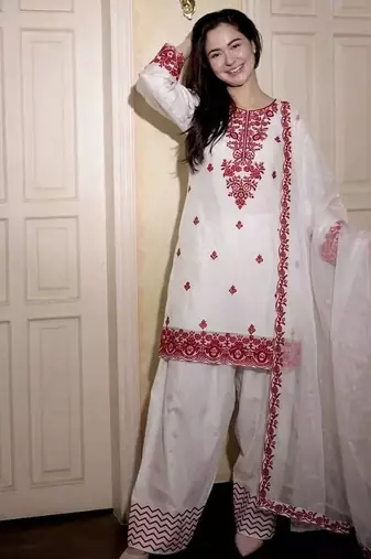 Womens trendy embroidery thread work kurta set