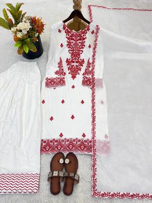 Womens trendy embroidery thread work kurta set 4