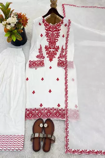 Womens trendy embroidery thread work kurta set