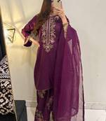 Womens trendy  embroidery thread work kurta set