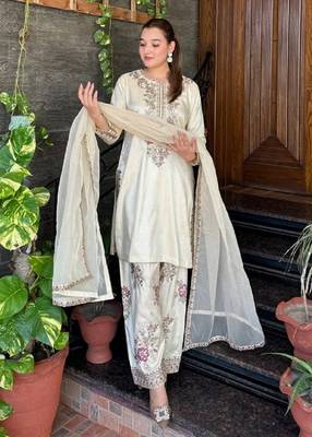 Womens trendy  embroidery thread work kurta set 1