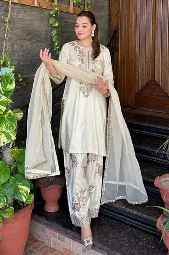 Womens trendy stylish embroidery thread work kurta set