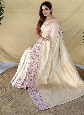 White Color Multithread And  Rich zari weaving Work art silk saree 5