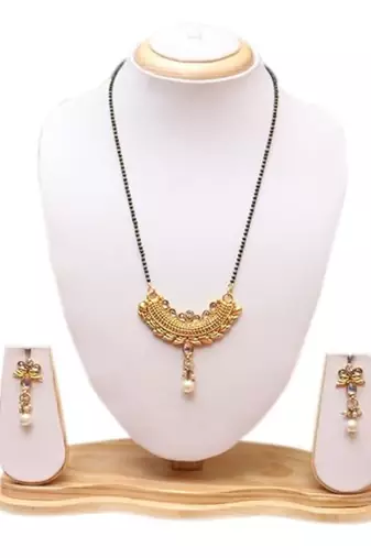 Crescent Shape floral kundan Mangalsutra Set
