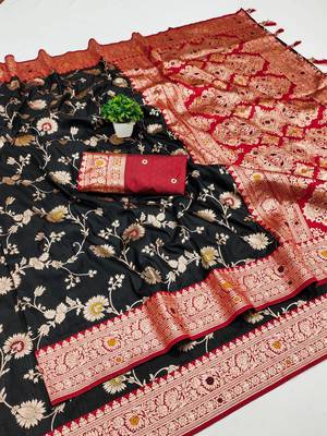 Black Color zari weaving Work art silk saree 3