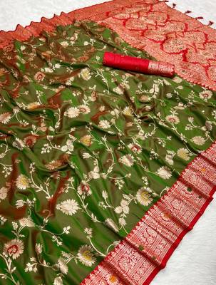 Mehndi Green Color zari weaving Work art silk saree 2
