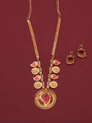 gold brass necklace set with red stone detailing 2