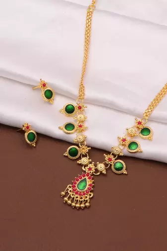gold brass necklace set with green pendant work