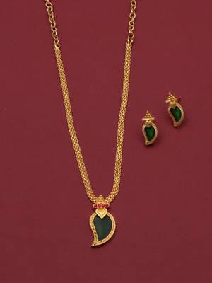 gold brass necklace set with green stone pendant 2