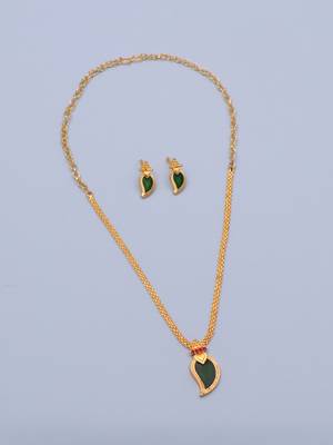 gold brass necklace set with green stone pendant 3
