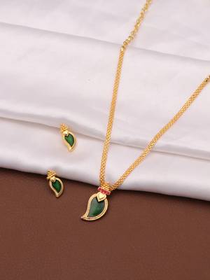 gold brass necklace set with green stone pendant 4