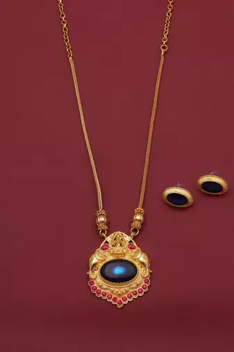 gold alloy jewellery set with blue pendant work