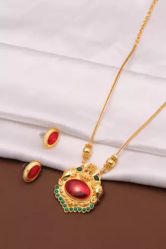 gold alloy necklace set with red stone work