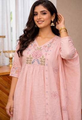 light pink silk kurta set with embroidered thread work 2