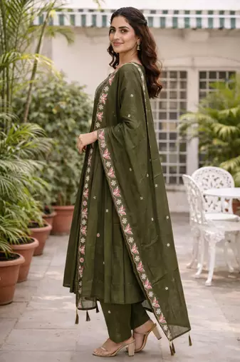 mehendi silk kurta set with thread embroidery