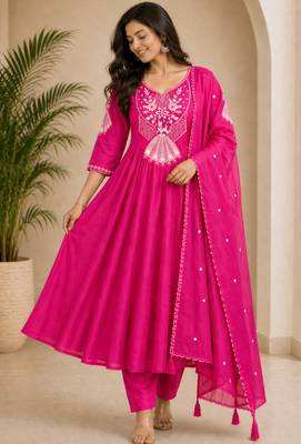 pink silk blend kurta set with thread embroidery 3