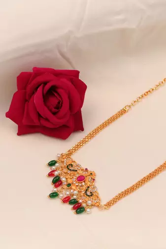 gold brass fashion necklace with stone design