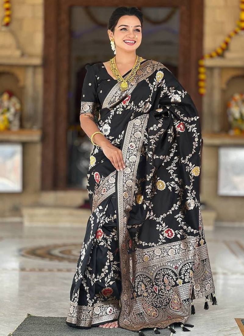 Black Color  zari weaving Work  silk saree