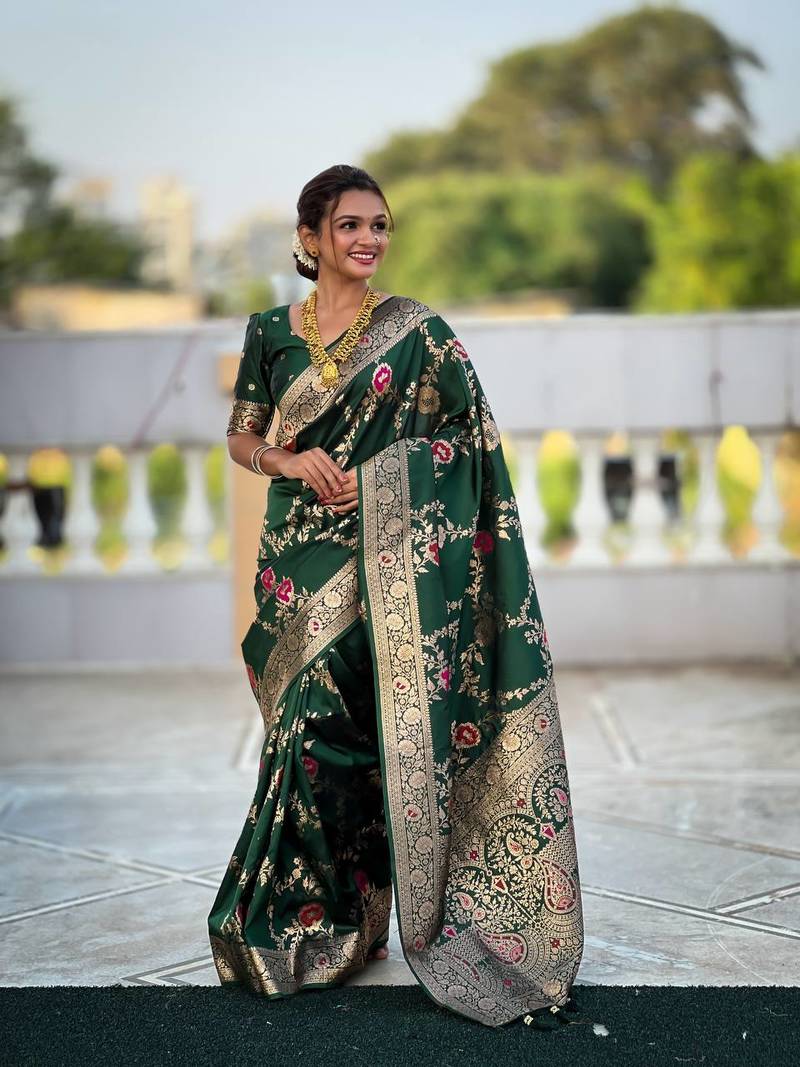 Green Color  zari weaving Work  silk saree